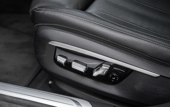 BMW Seria 7 cena 149000 przebieg: 255000, rok produkcji 2016 z Sejny małe 781